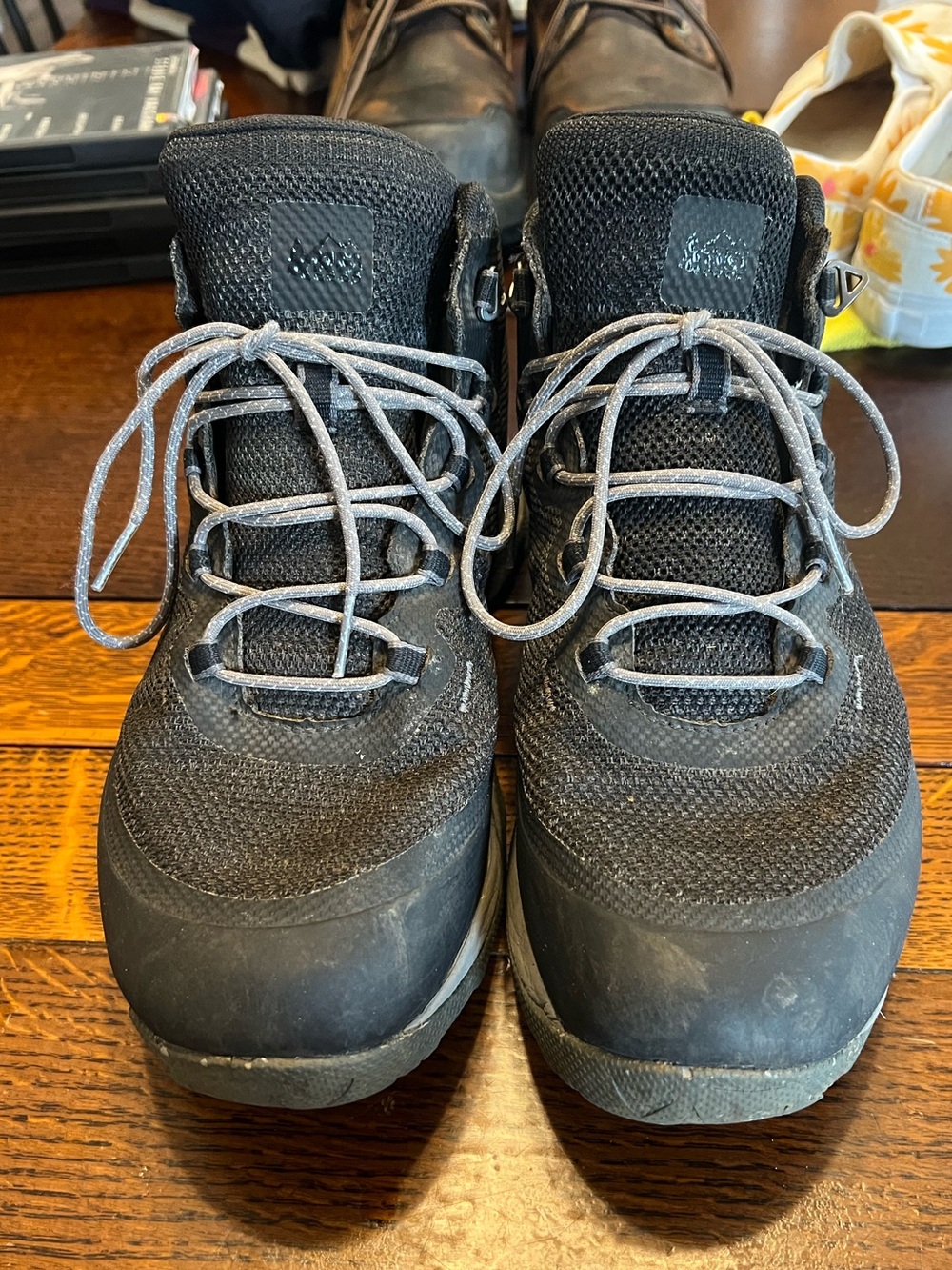 REI flash hiking boots size 9